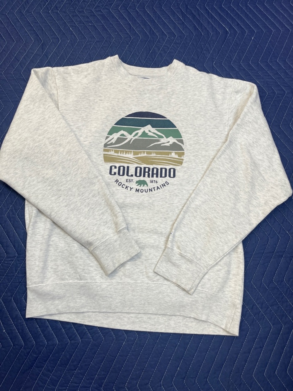 Colorado Rocky Mountains Graphic Crewneck Sweatshirt - Light Gray M